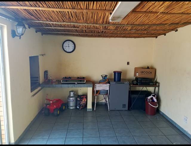 3 BEDROOM TOWNHOUSE FOR SALE IN BIRCH ACRES